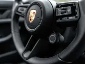 Porsche Taycan (2023) thumbnail 20