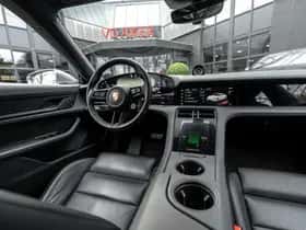 Porsche Taycan (2023) thumbnail 3