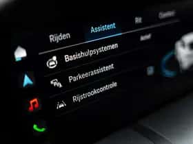 Porsche Taycan (2023) thumbnail 28
