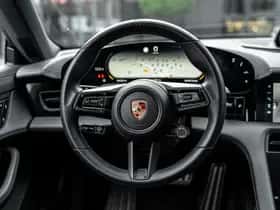 Porsche Taycan (2023) thumbnail 7