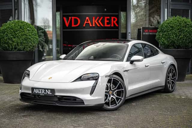 Porsche Taycan (2023)