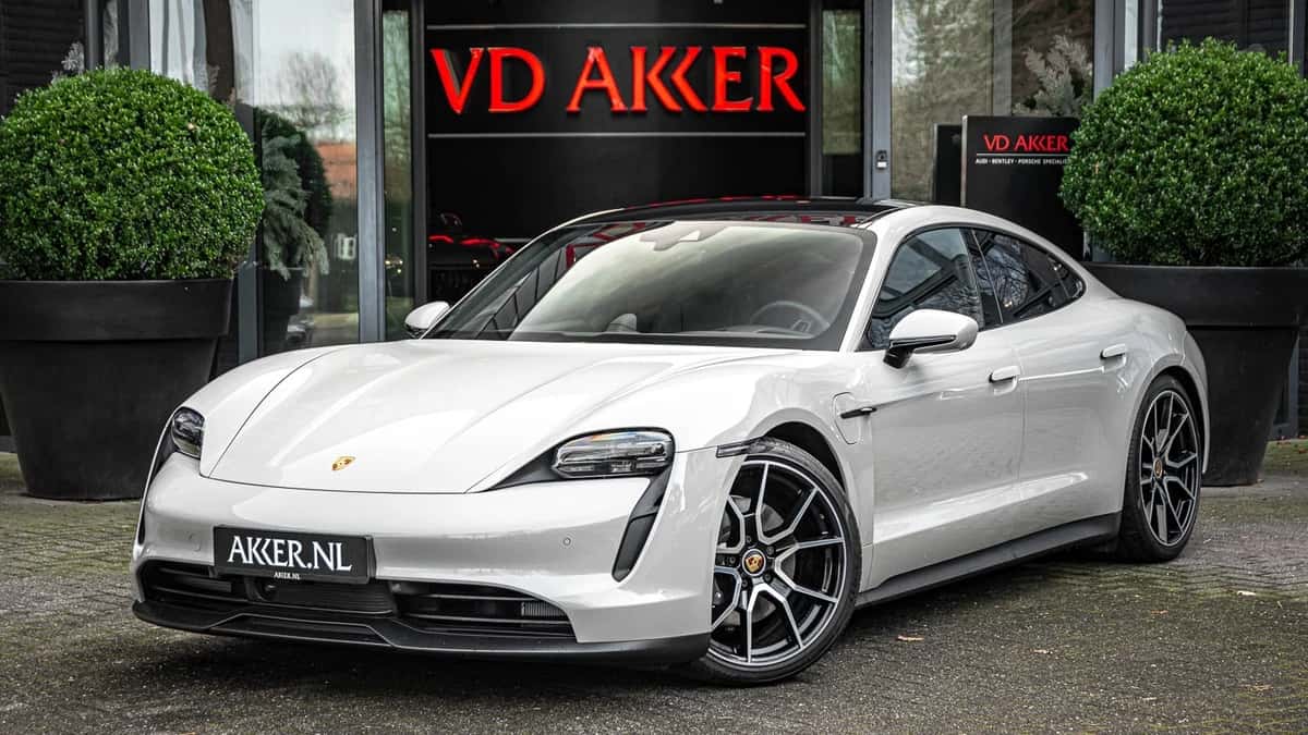 Porsche Taycan (2023) — foto 1