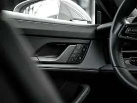 Porsche Taycan (2023) thumbnail 27