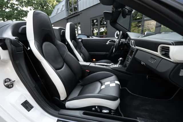 Porsche Cayenne E-Hybrid (2025) thumbnail 4