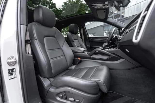 Porsche Cayenne (2022) thumbnail 4