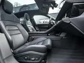 Porsche Taycan (2023) thumbnail 4
