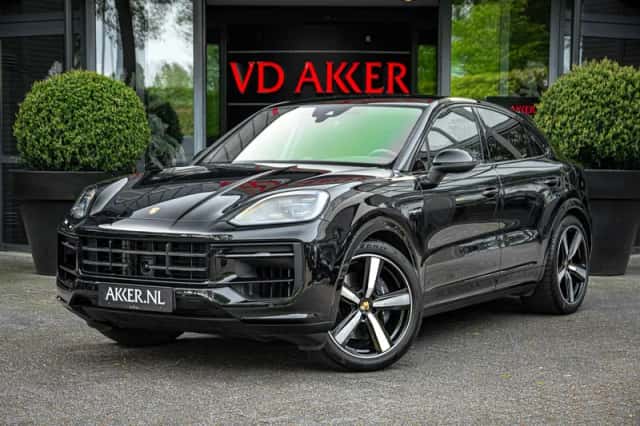 Porsche Cayenne E-Hybrid (2024) thumbnail 1