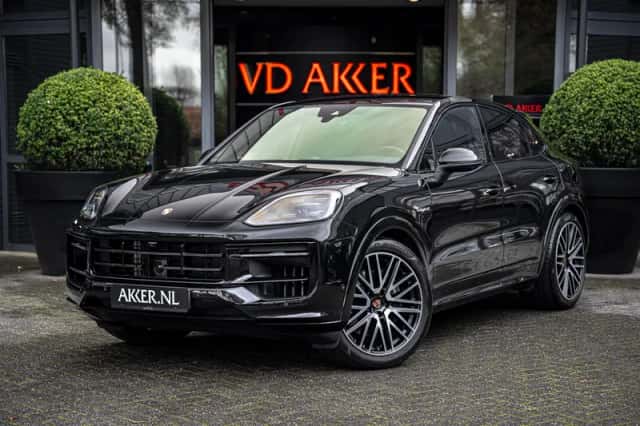 Porsche Cayenne E-Hybrid (2025) thumbnail 1