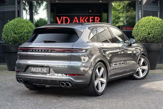 Porsche Cayenne (2026) thumbnail 2