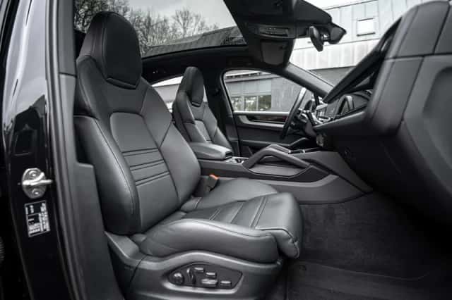 Porsche Cayenne E-Hybrid (2025) thumbnail 4