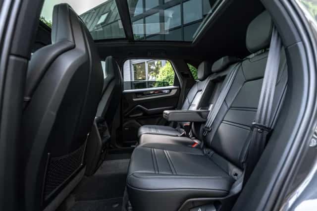 Porsche Cayenne (2026) thumbnail 5