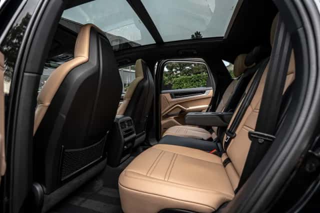 Porsche Cayenne E-Hybrid (2025) thumbnail 5