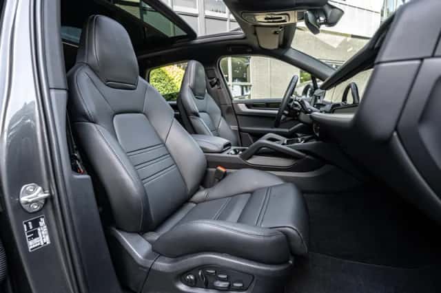 Porsche Cayenne (2026) thumbnail 4