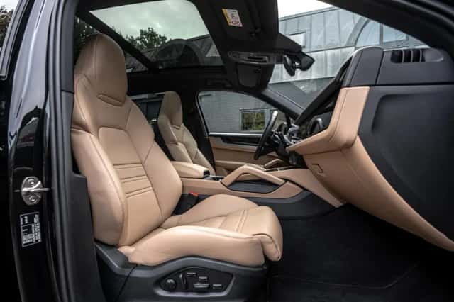 Porsche Cayenne E-Hybrid (2025) thumbnail 4