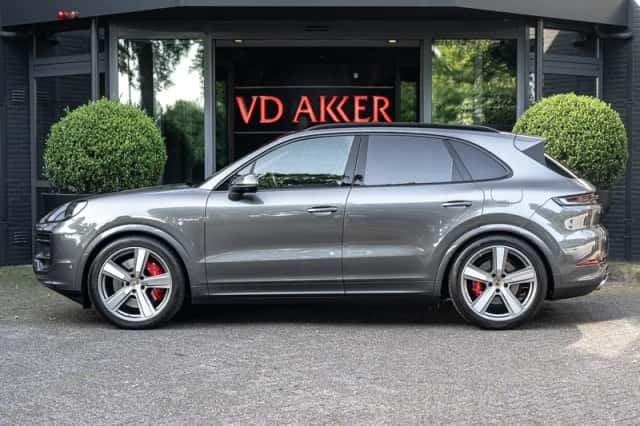 Porsche Cayenne (2026) thumbnail 6