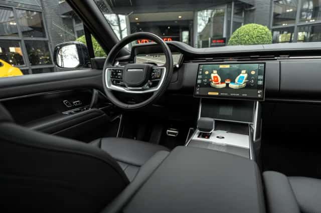 Range Rover P550e Autobiography URBAN (2026) thumbnail 3