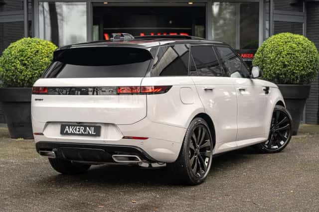 Range Rover Sport P460e Dynamic SE (2026) thumbnail 2