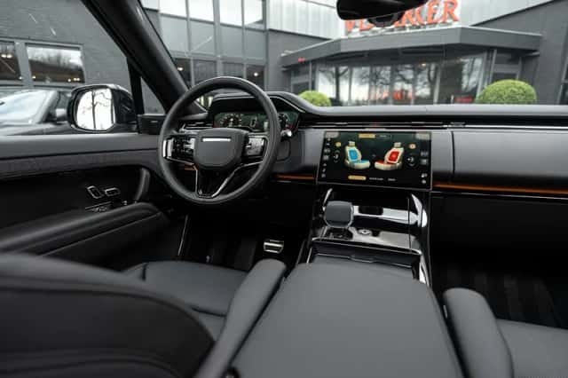 Range Rover Sport P460e Dynamic SE (2026) thumbnail 3
