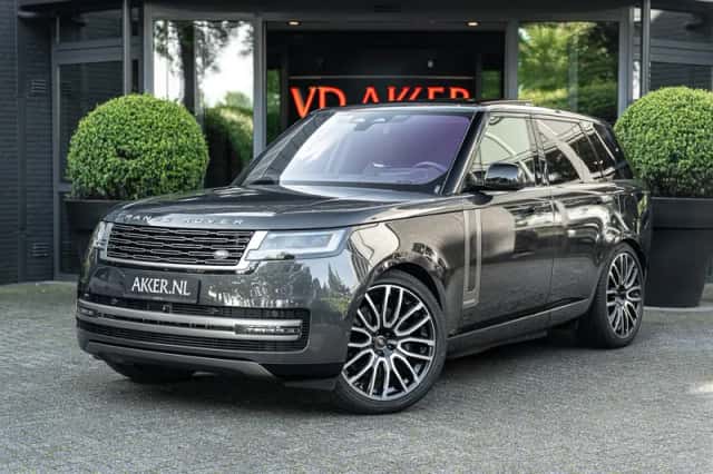 Land Rover Range Rover (2023) thumbnail 1