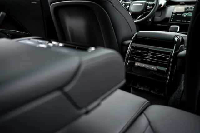 Range Rover Sport P460e Dynamic SE (2025) thumbnail 16