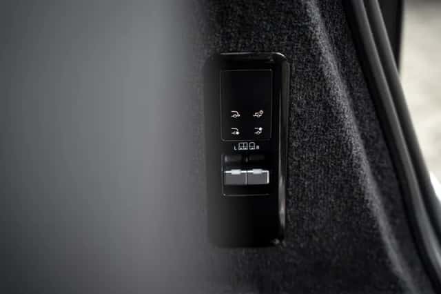 Range Rover Sport P460e Dynamic SE (2025) thumbnail 25