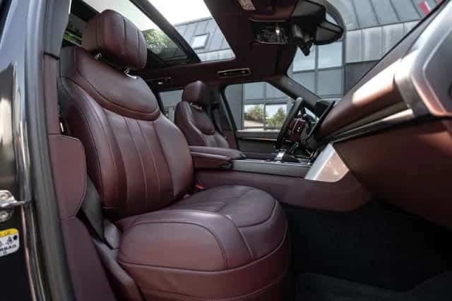 Land Rover Range Rover (2023) thumbnail 4