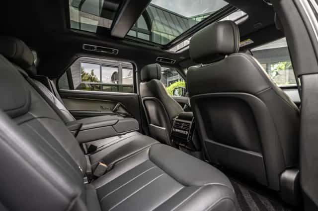 Land Rover Range Rover Sport (2026) thumbnail 5