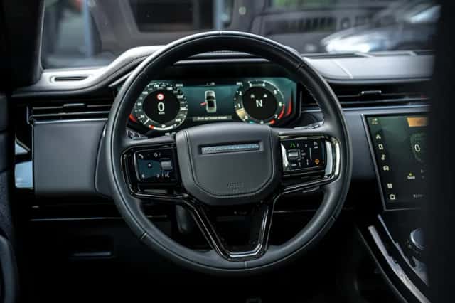 Range Rover Sport P530 First (2023) thumbnail 12