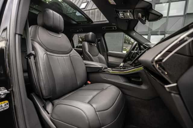 Land Rover Range Rover Sport (2026) thumbnail 4
