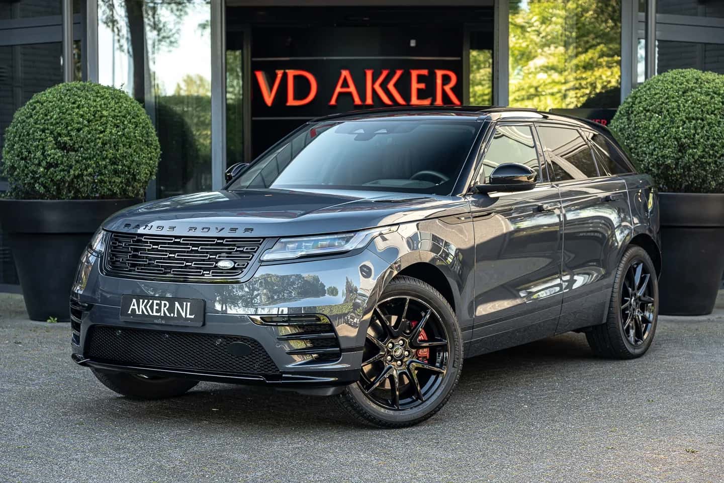 Range Rover Velar P400e Dynamic HSE (2024) — foto 1
