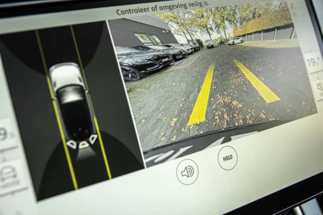 Range Rover Velar P400e Dynamic HSE (2024) thumbnail 16