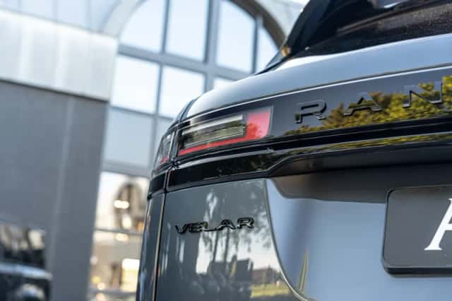Range Rover Velar P400e Dynamic HSE (2024) thumbnail 27
