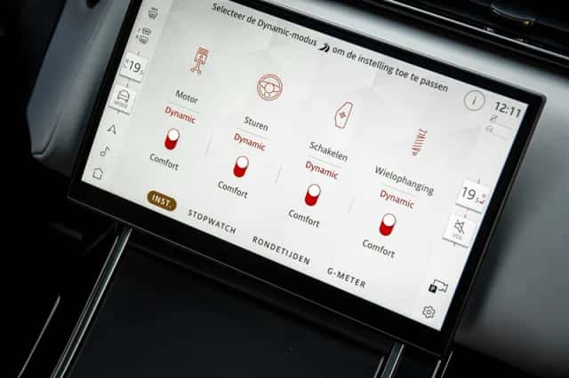 Range Rover Velar P400e Dynamic HSE (2024) thumbnail 33