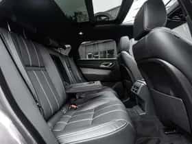 Range Rover Velar P400e R-Dynamic S (2024) thumbnail 5