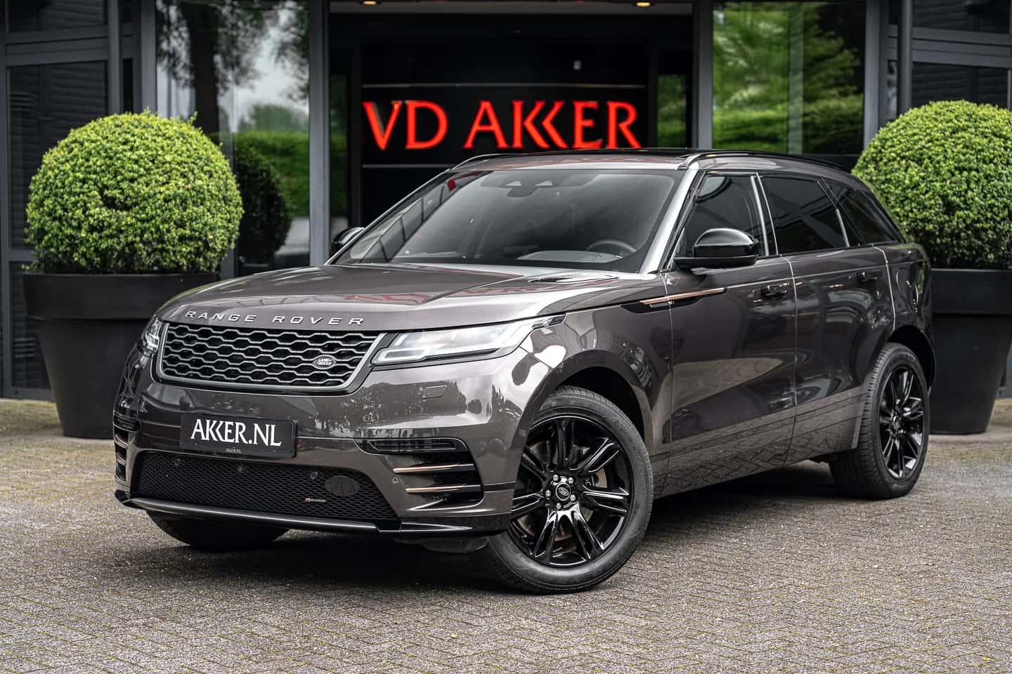 Range Rover Velar P400e R-Dynamic S (2024) — foto 1