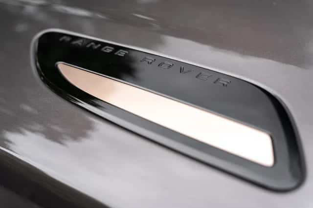 Range Rover Velar P400e R-Dynamic S (2024) thumbnail 25