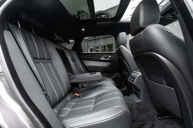 Range Rover Velar P400e R-Dynamic S (2024) thumbnail 5