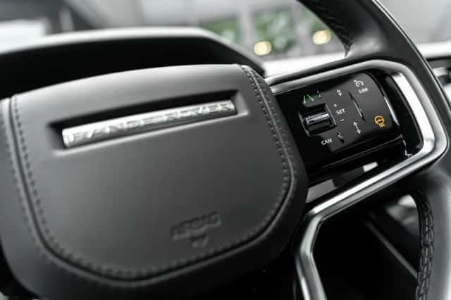 Range Rover Velar P400e R-Dynamic S (2024) thumbnail 7