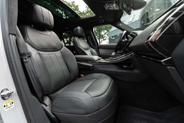 Land Rover Range Rover Sport (2025) thumbnail 4