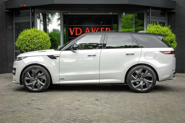 Land Rover Range Rover Sport (2025) thumbnail 6