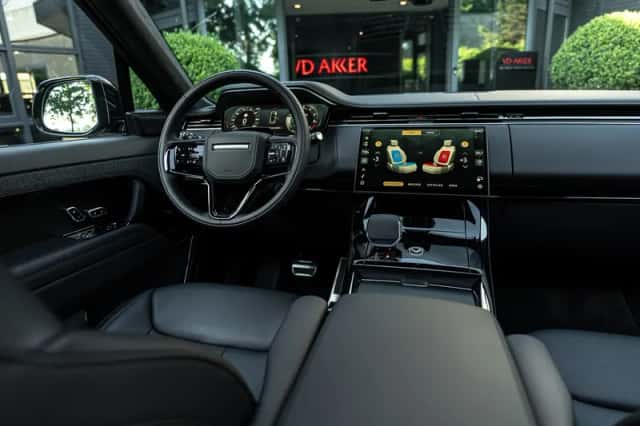 Land Rover Range Rover Sport (2026) thumbnail 3
