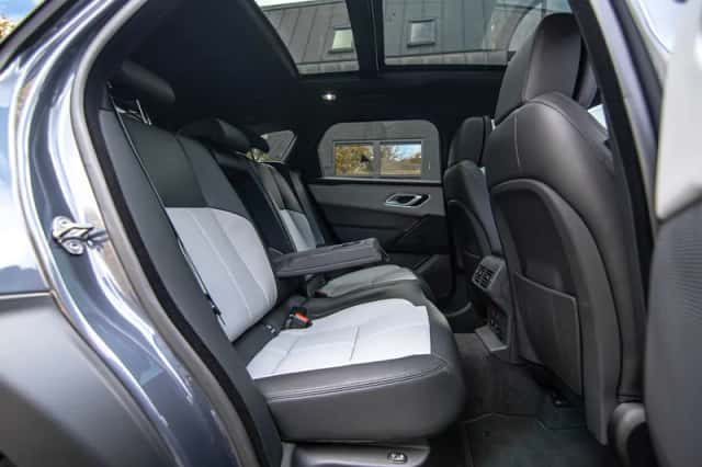 Land Rover Range Rover Velar (2024) thumbnail 5