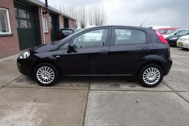 Fiat Punto (2017) thumbnail 6