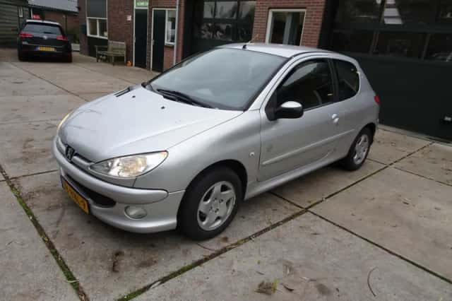 Peugeot 206 (2009) thumbnail 1