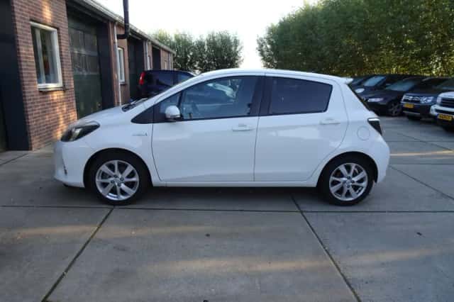 Toyota Yaris (2013) thumbnail 6