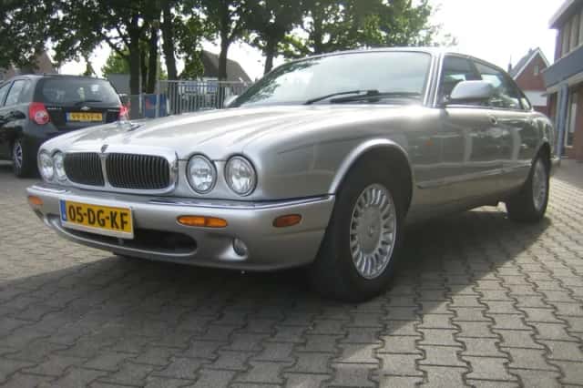 Jaguar XJ (1999) thumbnail 2