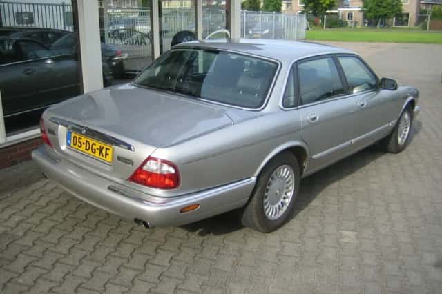 Jaguar XJ (1999) thumbnail 3