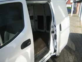 Nissan NV200 (2019) thumbnail 13