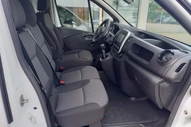 Nissan NV300 (2021) thumbnail 4