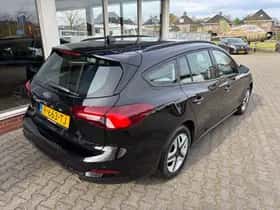 Ford Focus (2022) thumbnail 3